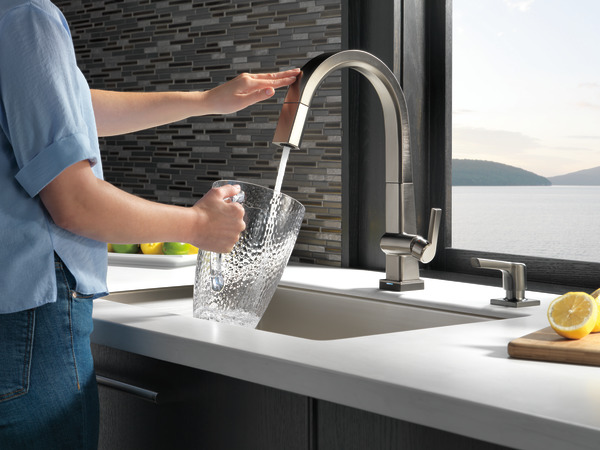 Single Handle Pull Down Kitchen Faucet With Touch2o Technology